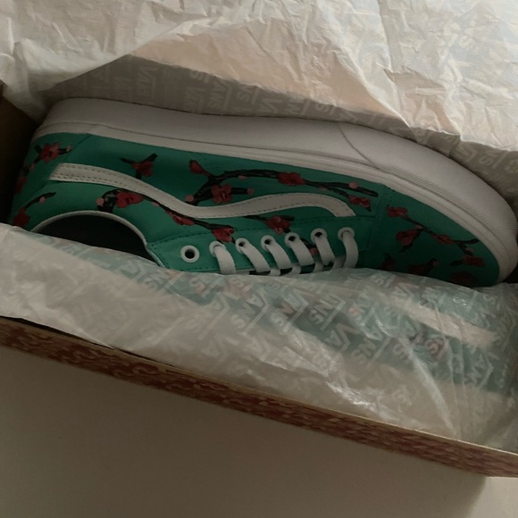 NWT Custom hand painted Vans - Picture 12 of 13